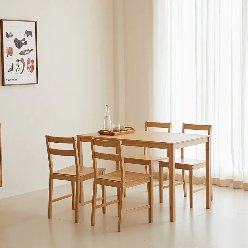 Sunt mesele de sufragerie din bambus potrivite atât pentru interior, cât și pentru exterior?